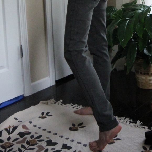 grey Levi’s 535 - Picture 3 of 4